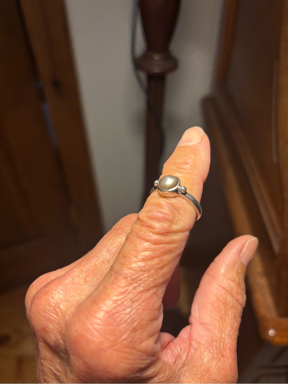 Classic Silver Pearl Accent Ring - Cream Pearl